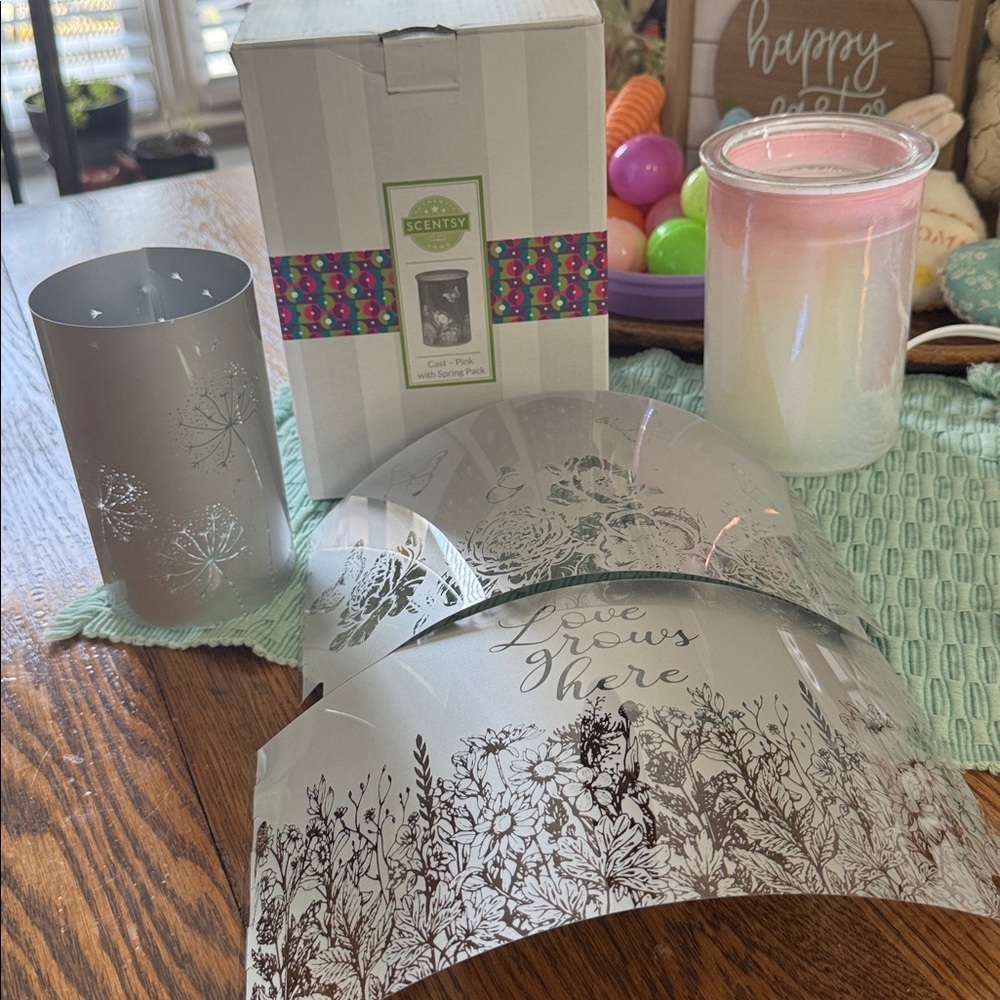 New Scentsy Cast Pink Electric Wax Warmer with  Spring Pack
